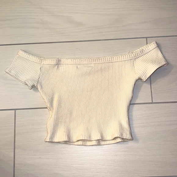 Urban Outfitter Off-the-Shoulder Top - Picture 3 of 4